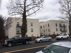 Building Photo - 145 Maple Ave