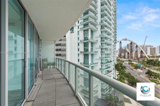 Foto del edificio - 888 Biscayne Blvd