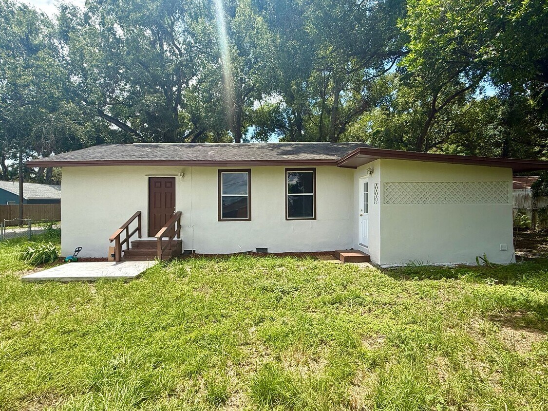 Foto principal - Beautiful 3/2 on Large Lot!