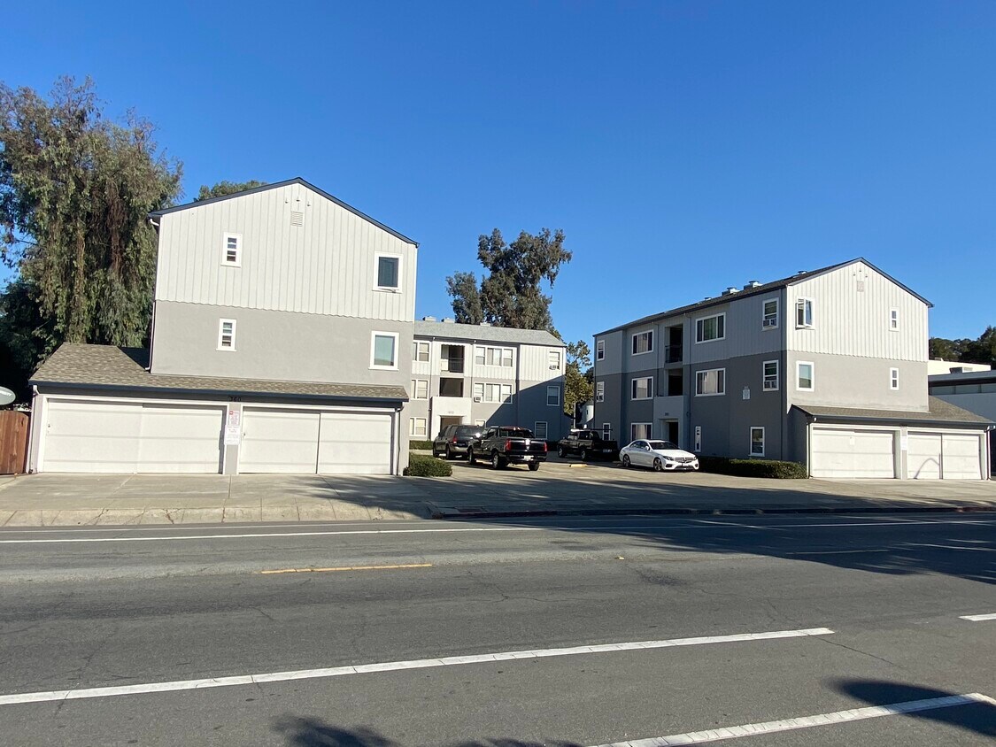Primary Photo - 390 Estudillo Ave