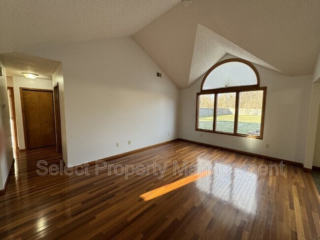 Building Photo - 1639 Olladale Dr