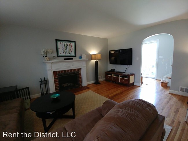 Building Photo - 3 br, 2 bath House - 4839 Yuma Street NW