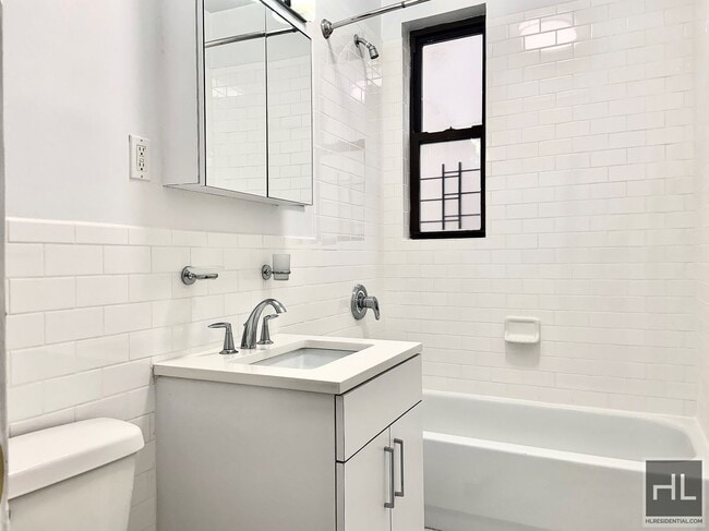 Foto del edificio - WEST 104 STREET