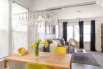 Building Photo - 2634 E 11th St