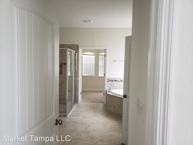 Building Photo - 4 br, 3 bath House - 428 Palastro Ave