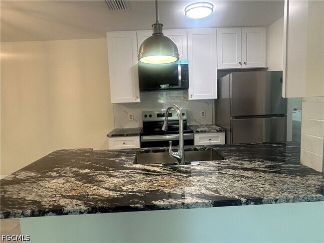 Foto del edificio - 2875 Winkler Ave