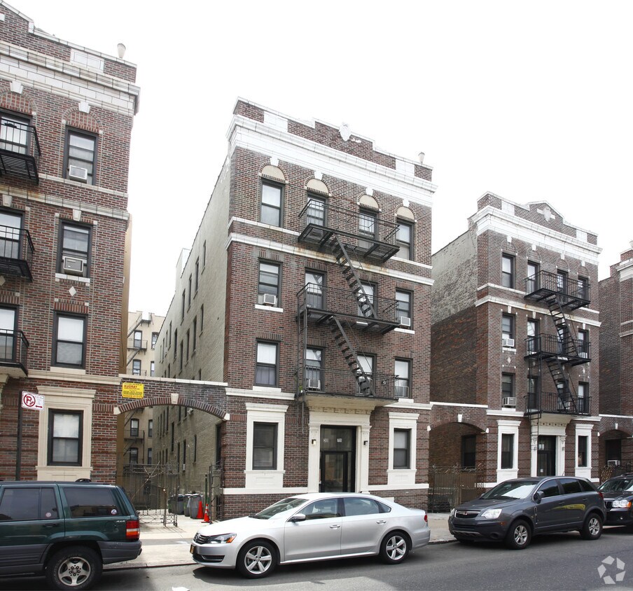 Foto del edificio - 30-71 33rd St