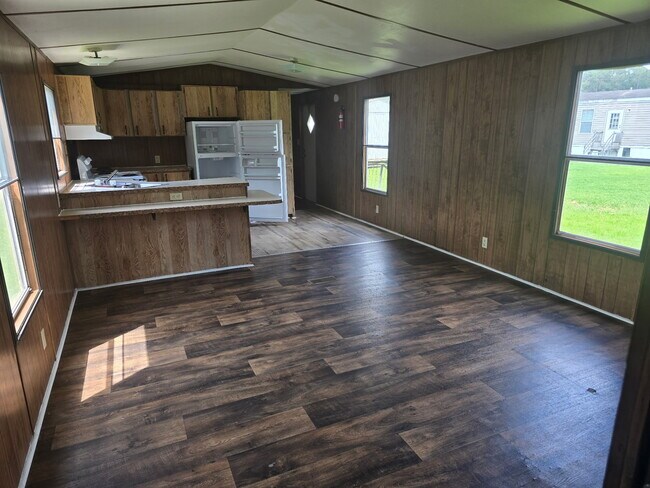 Foto del edificio - 472 Ruben Wells Rd