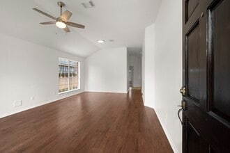 Building Photo - 16014 Lakestone Dr