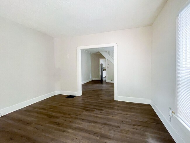 Foto del edificio - 1330-1330 Leonard St