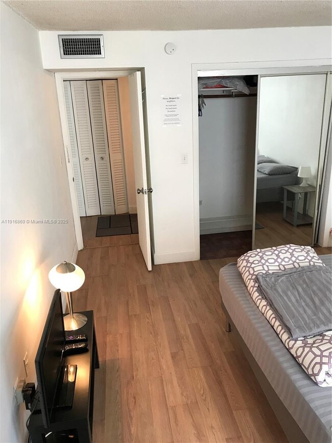 Foto del edificio - 1732 Meridian Ave