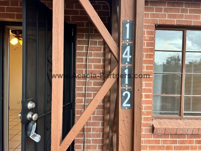 Photo - Close to U of A House