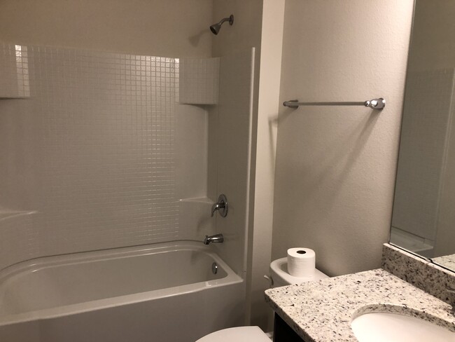 Foto del edificio - 748 E Victoria Trails Blvd