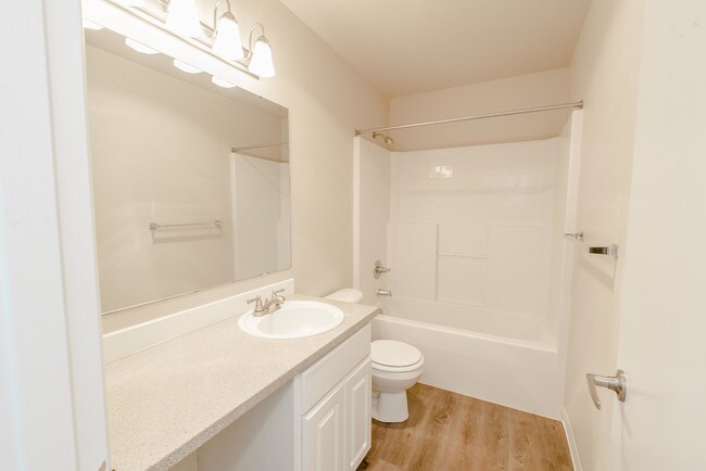 Foto del edificio - Vanessa View Townhomes