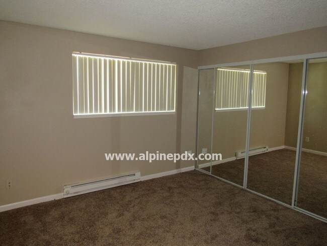 Building Photo - One level two bedroom duplex