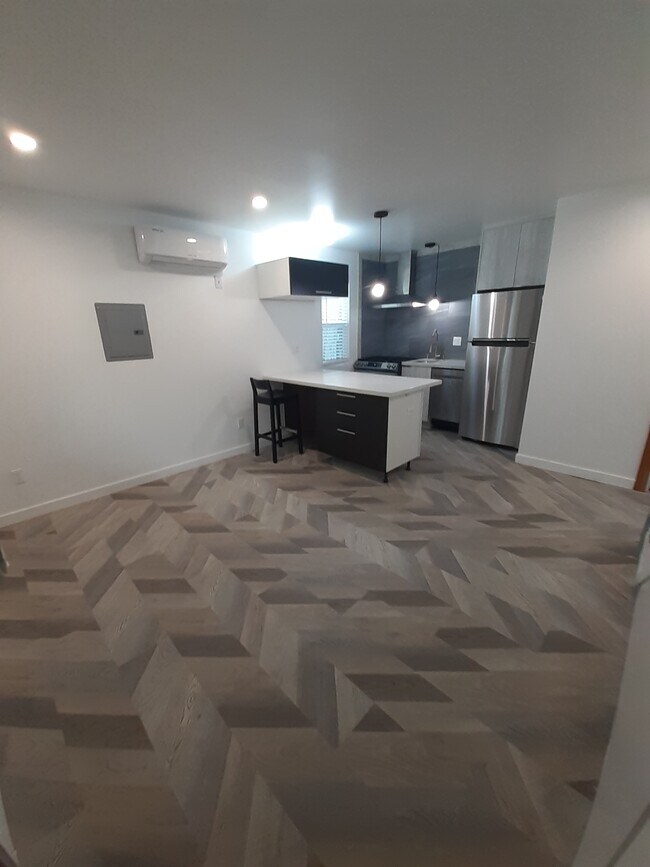 Foto del edificio - 5007 W 12th St