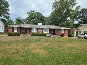 Building Photo - 144-146 E Merrick St