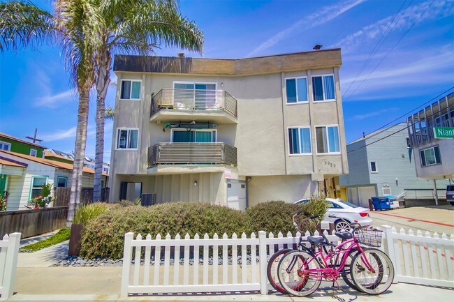 Foto del edificio - 3630 Bayside Ln