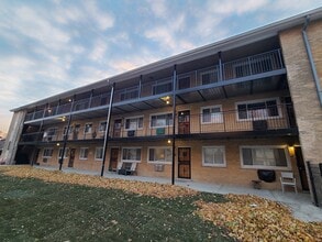 Building Photo - 7200 N Ashland Blvd