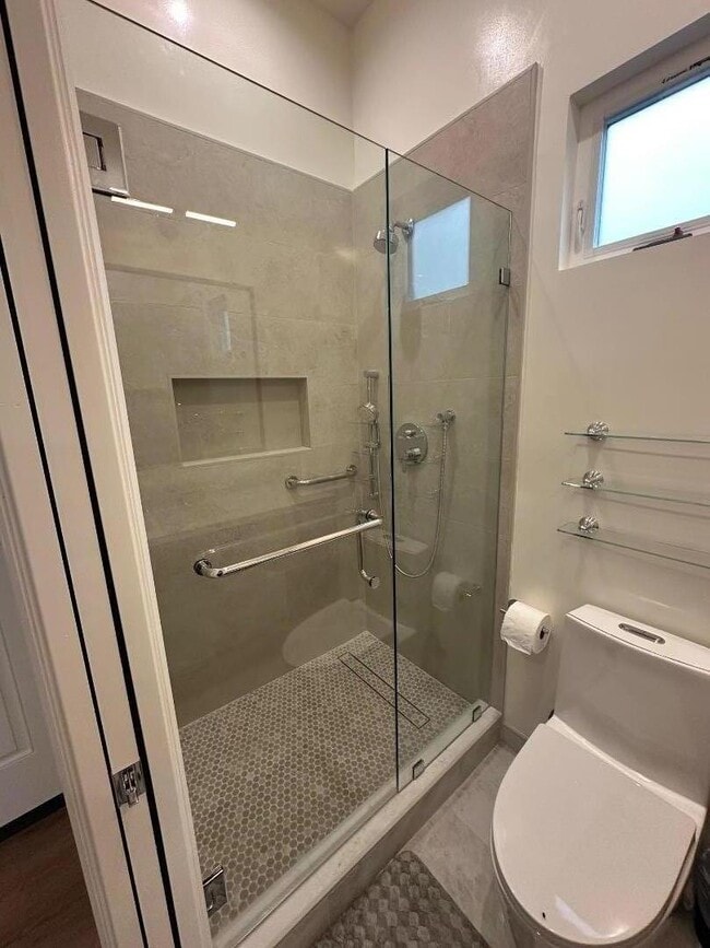 Building Photo - 2430 Eaton Ave