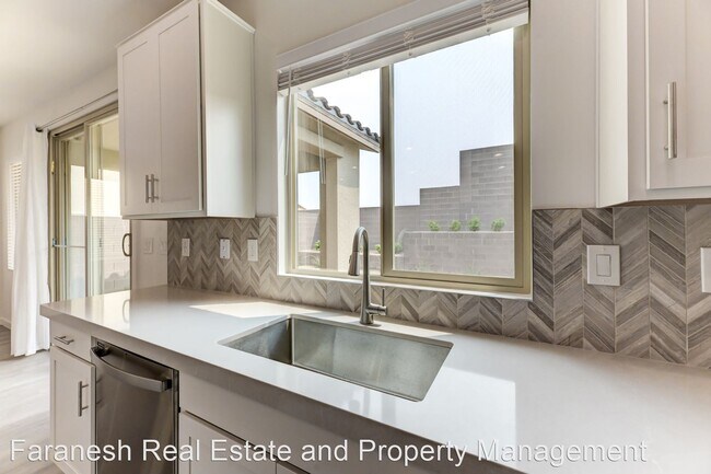 Foto del edificio - 3 br, 3 bath House - 11837 Pelican Butte Ave