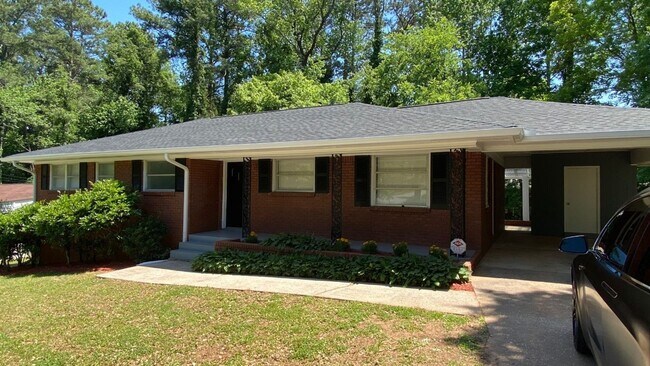Building Photo - CHRISTMAS LEASING SPECIAL, 1st FULL MONTH ...