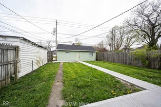 Building Photo - 238 N Beville Ave