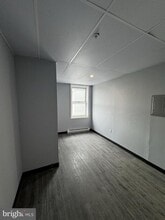 Building Photo - 15 S Church Ln