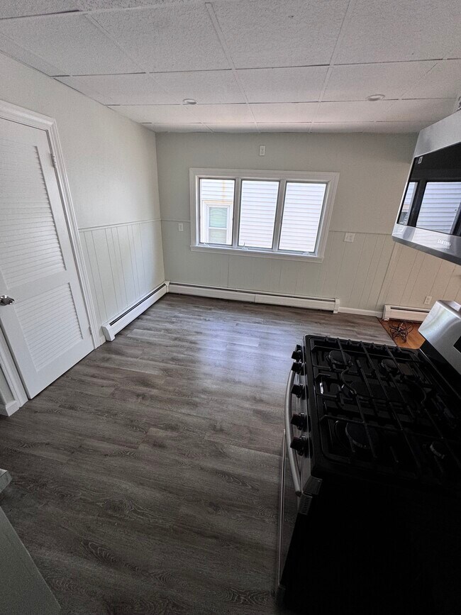 Kitchen - 101 Reservoir Ave
