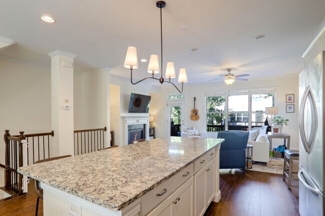 Building Photo - 3216 Creole Ln