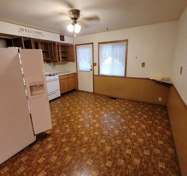 Foto del edificio - 3 bedroom 1 bath