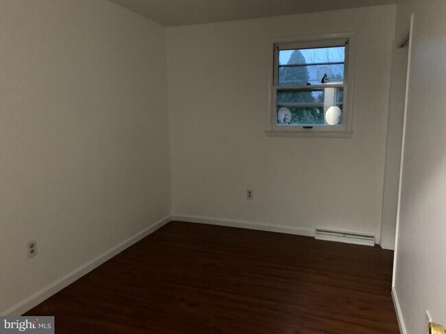 Building Photo - 207 E Penn Ave