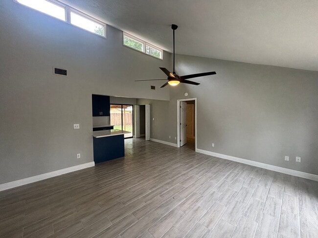 Building Photo - Newly renovated, WOW this will rent quick!