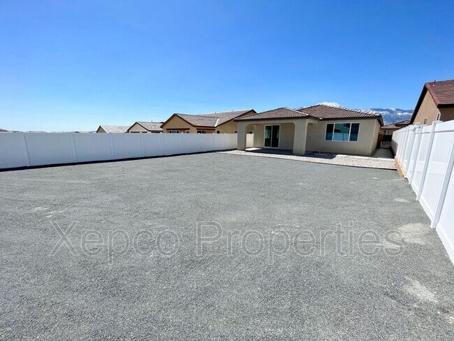 Building Photo - 11636 Sky Pointe Dr