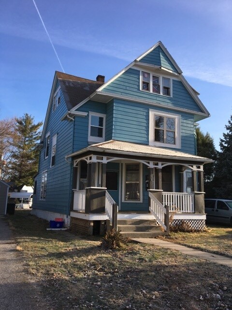 Building Photo - 1138 State St