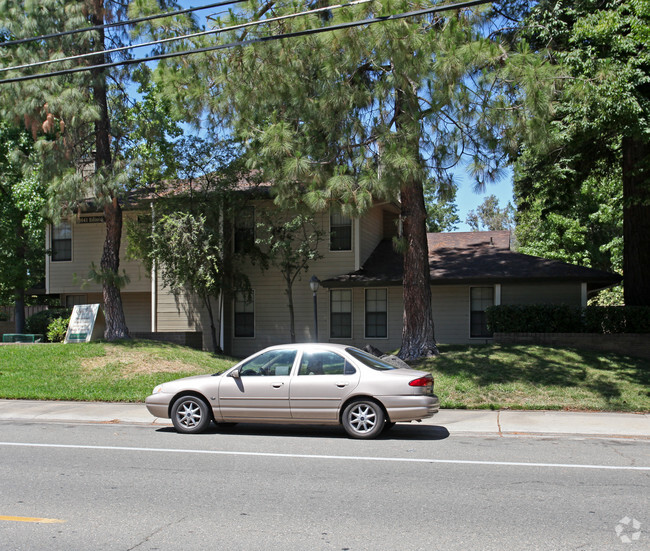 Building Photo - Quail Vista Apartments