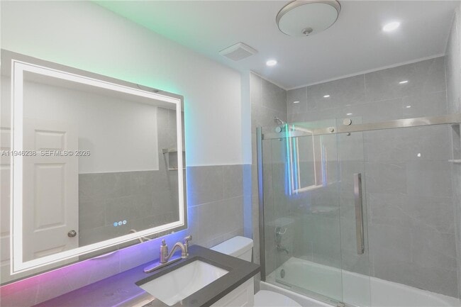 Foto del edificio - 518 NE 48th St