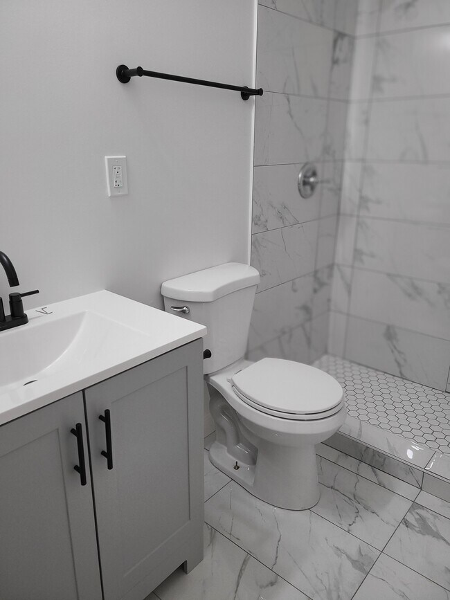 Foto del edificio - 2394 Bouldercliff Way SE