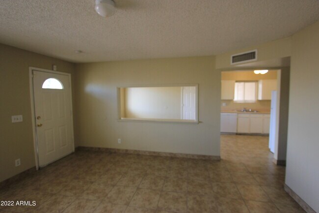 Foto del edificio - 1009 E Doan St