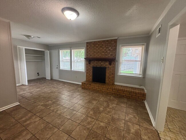Foto del edificio - 3132 Rosebay Ln