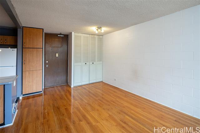 Building Photo - 1415 Punahou St