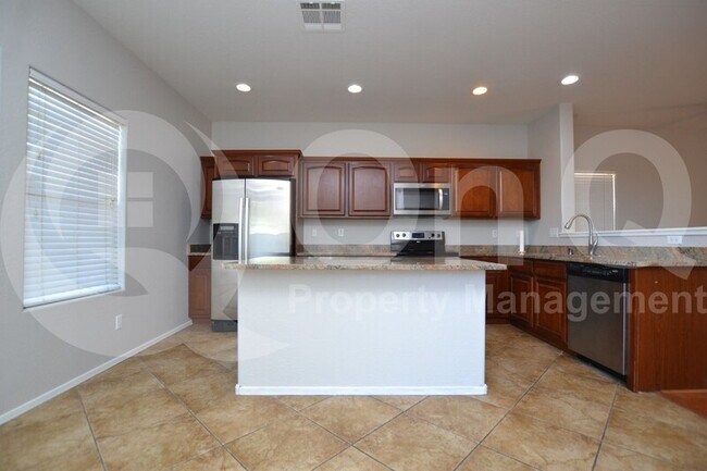 Building Photo - 1172 E Buffalo St