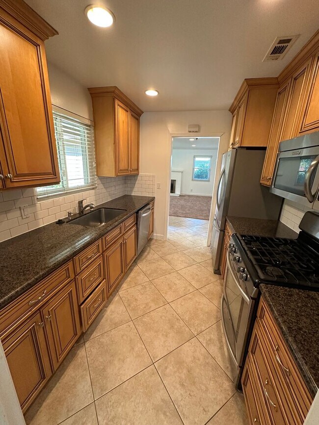 Foto del edificio - 2 Bed 1 Bath Single Family Home In Walnut ...