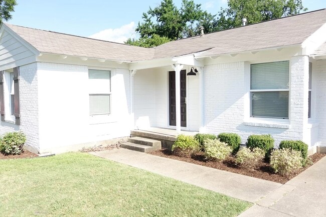 Building Photo - 4804 Wateka Dr