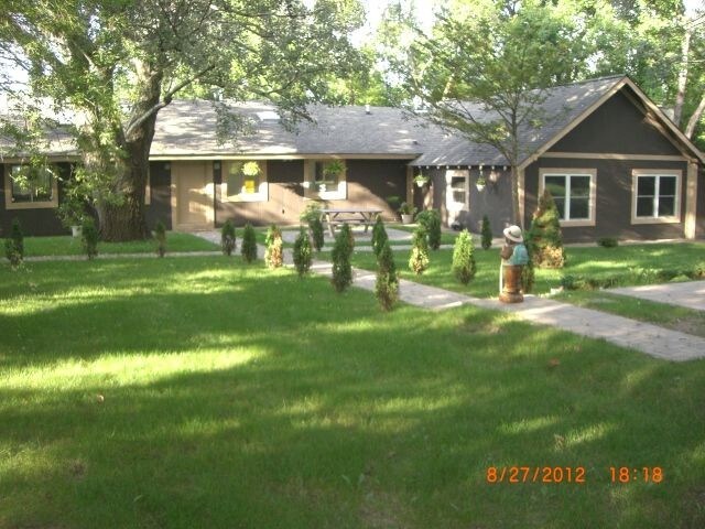 Primary Photo - 185 E Square Lake Rd