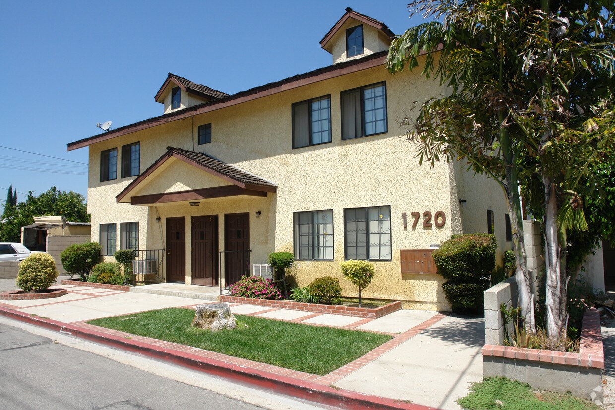 Foto del edificio - 1720 Elliott Dr