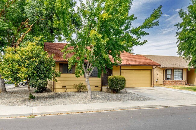 Building Photo - 3 bed 2 bath home for RENT in Modesto by H...