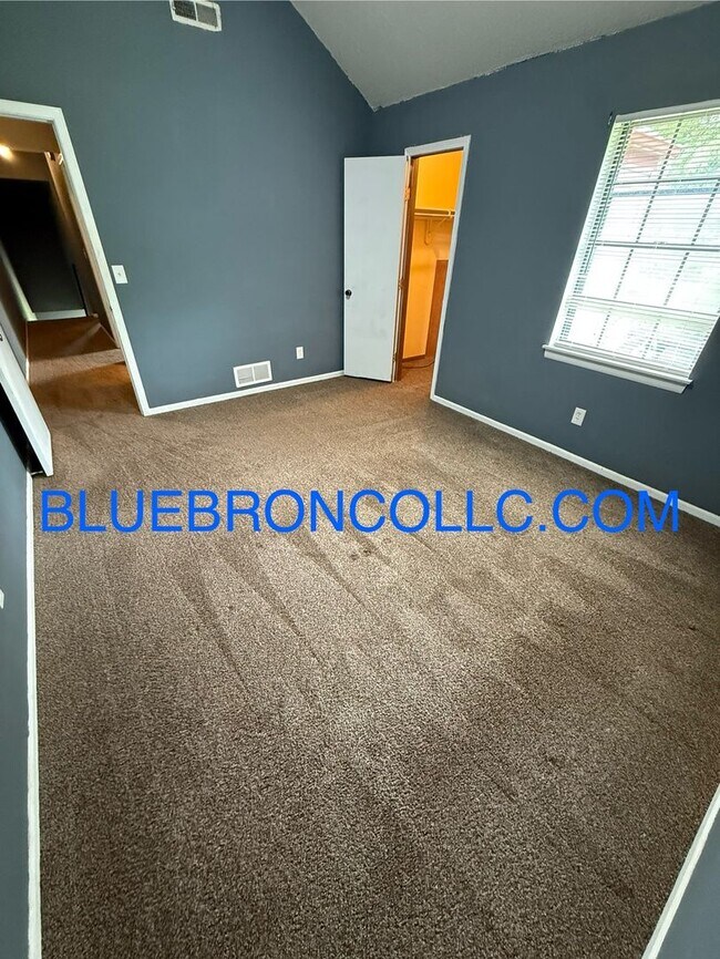 Building Photo - All the Space You Need – 3-Bedroom with Ga...