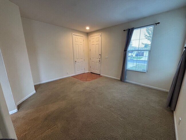 Building Photo - Must See, Beautiful, Warm, Inviting Home