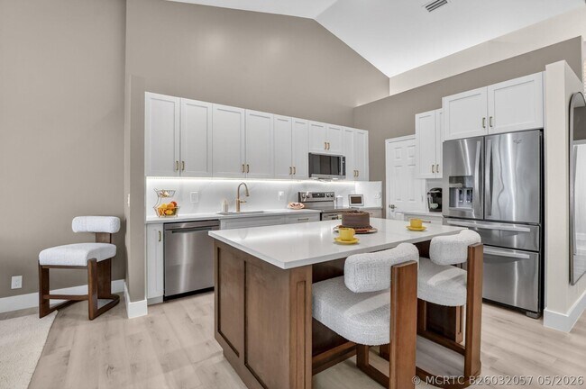 Building Photo - 5801 Coach House Cir